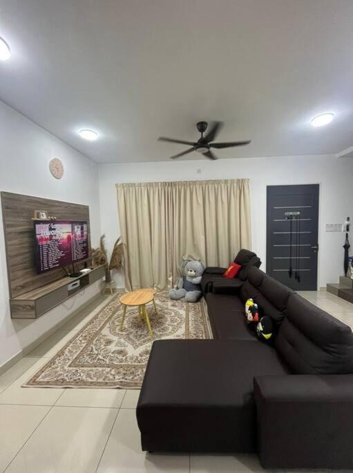 Hadeerna Homestay - Double Storey Terrace Chemor Eksteriør bilde