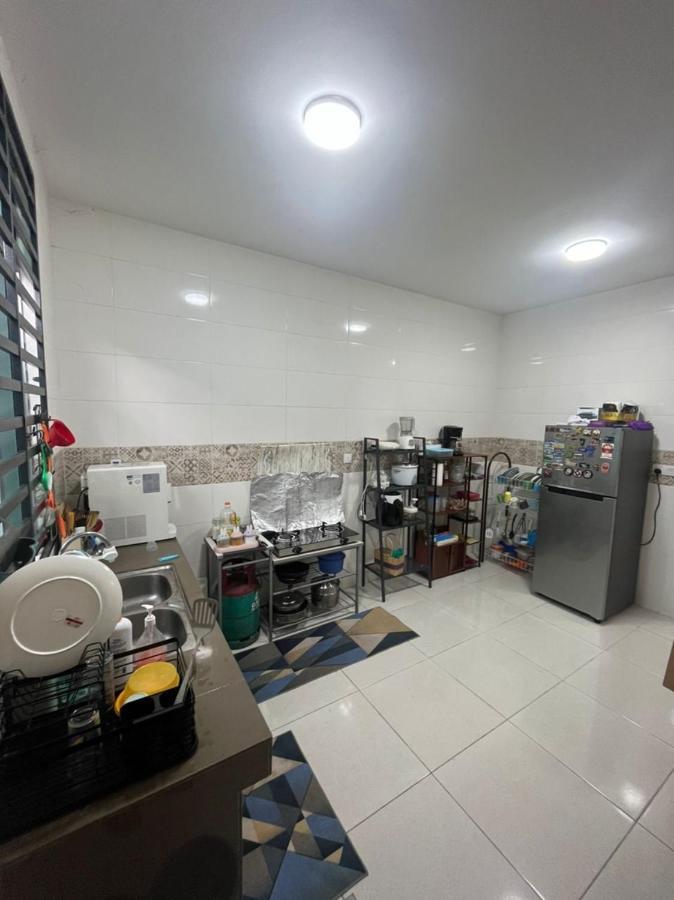 Hadeerna Homestay - Double Storey Terrace Chemor Eksteriør bilde